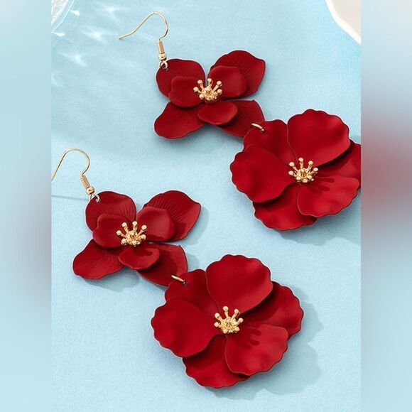 Elegant Red Floral VINTAGE RED PETAL FLORAL DANGLE EARRINGS - Picture 2 of 3